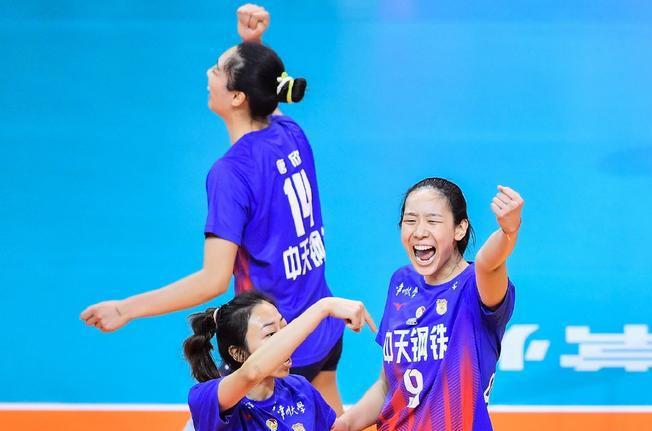 43扣19中轰23分！女排00后天才主攻强势崛起李盈莹未来搭档出炉(图4)