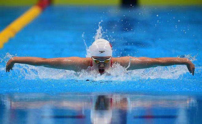 1分01秒20强势夺冠！20岁天才少女状态火热中国游泳迎新天才(图5)