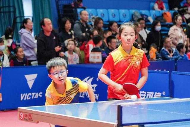 九游官网入口：2024年四川省青少年体育系列赛乒乓球赛挥拍(图2)