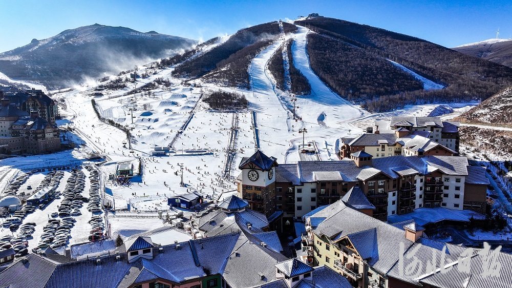 坚定信心 勇挑大梁・产业新亮点丨打开河北冰雪经济的流量密码(图2)