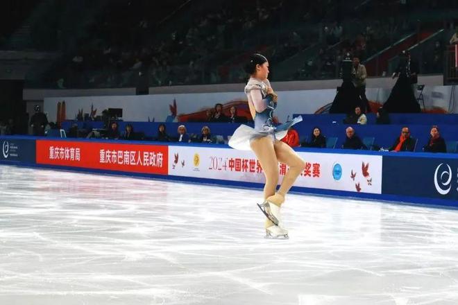 冰雪头条：2024中国杯世界花样滑冰大奖赛在重庆开幕(图8)