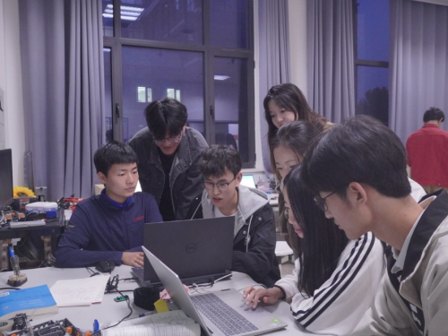 河北大学慧动未来创业团队：智慧之光照耀幼儿体育之路(图3)