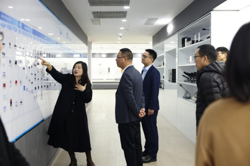热烈欢迎杭州未来科技城党工委书记郭云伟一行莅临浙江保伦电子科技有限公司考察交流→(图2)
