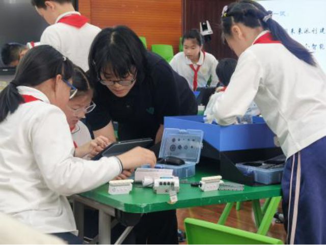 家校社共育、数字化赋能：一起走进上海长宁这些“数智校园”(图5)