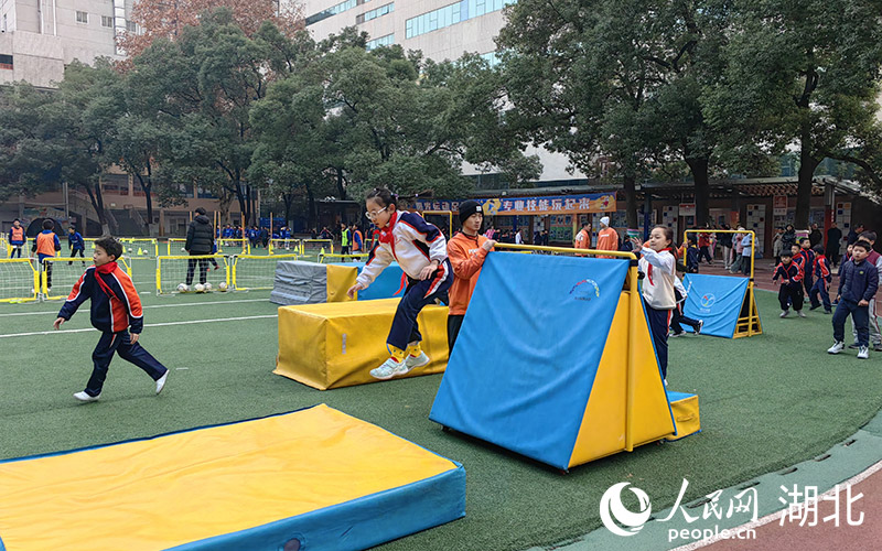 九游官网入口：武汉：中小学从“成绩优先”向“健康优先”回归(图2)