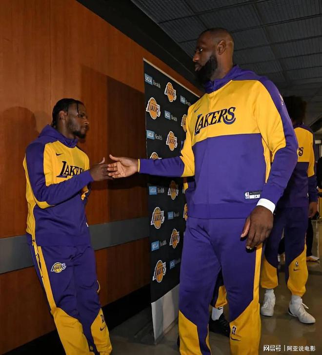 全明星首发名单公布！詹杜库又联手！布朗尼拒入新秀赛(图6)