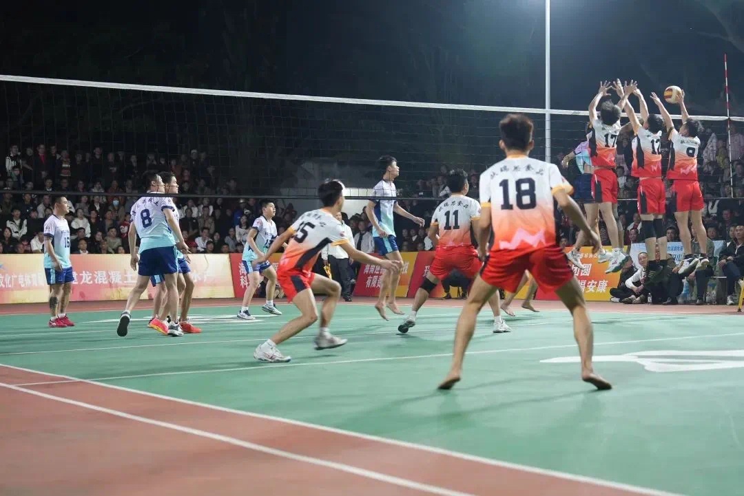 中国龙舟小镇的排球情体育梦