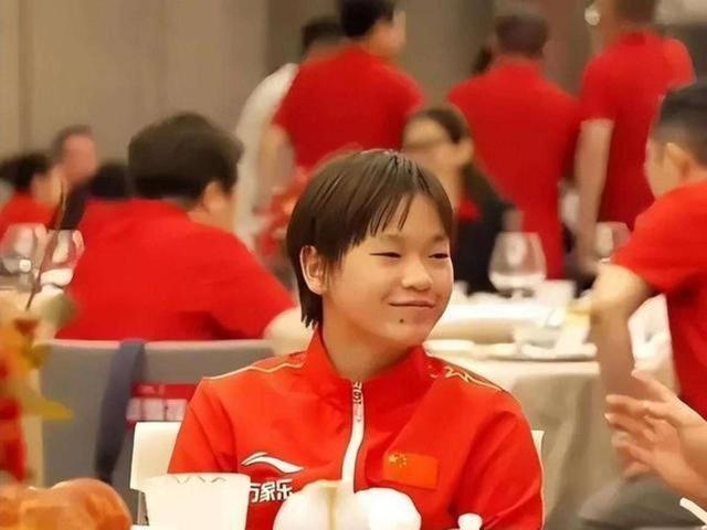 九游app：国宴打包第一人全红婵国宴打包真的是丢人吗？评论区引热议(图4)