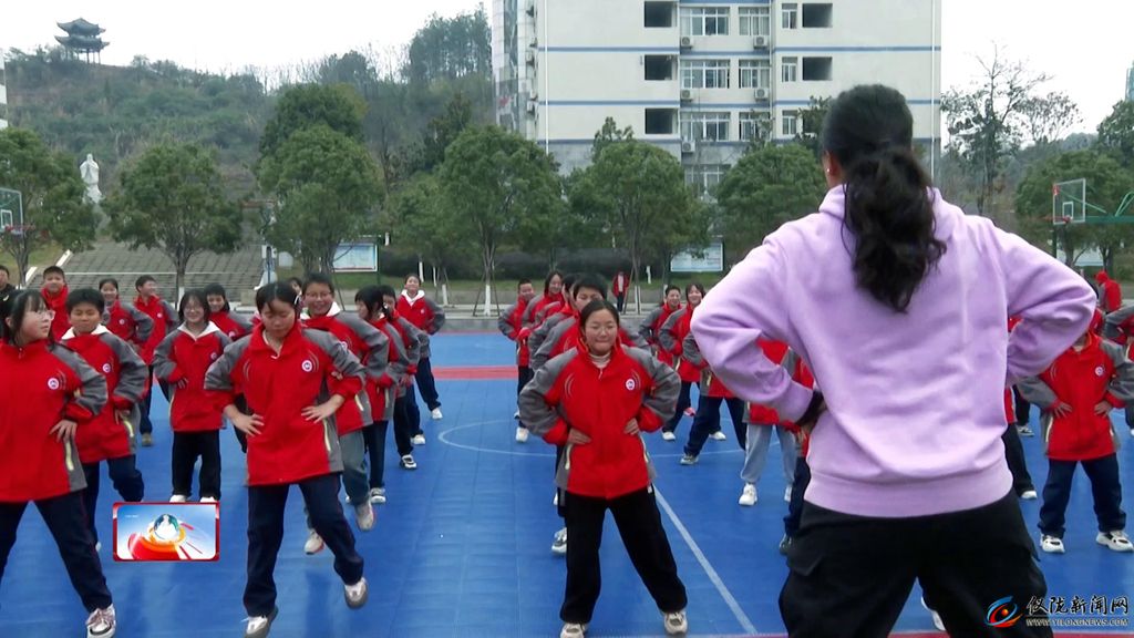 九游体育：打造阳光体育活动 提高学生身体素质(图2)