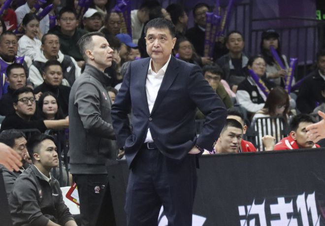 九游app：CBA换帅潮：北控官宣闵鹿蕾重感冒暂离岗位 浙江官宣丁伟任顾问(图2)