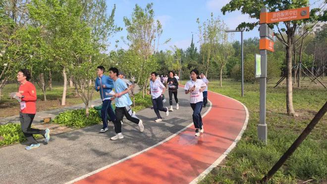 动起来！中轴线亲子跑校园体育节…… 一周校园新鲜事(图3)