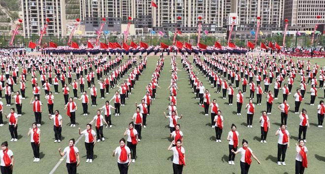 陕西吴起举办韵律操大赛献礼长征胜利到达吴起90周年(图3)