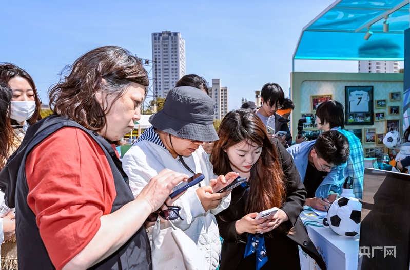 九游官网入口：山东青岛：体育赛事嵌入城市的“共生密码”(图6)