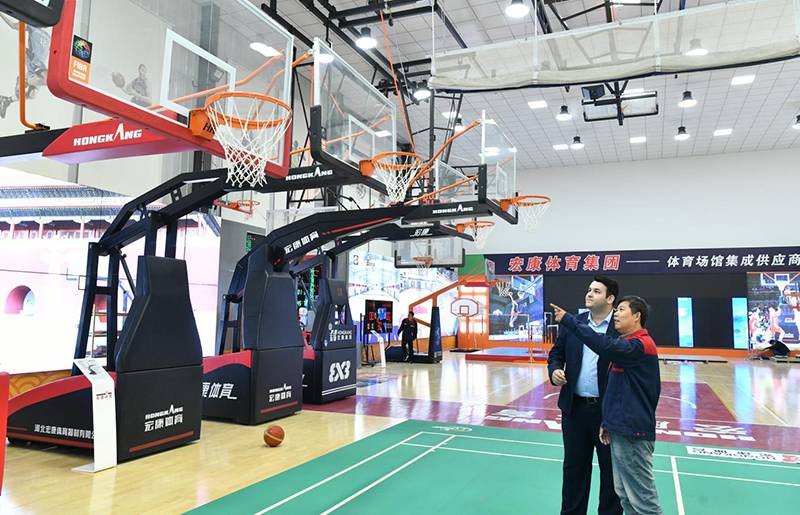 九游app：河北答卷“小器材”撬动“大产业” 沧州海兴体育器材产业迈向“智造”新征程