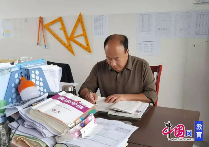 九游体育：师者如炬乐教筠州④赵跃：扎根乡村廿七载甘为人梯育英才(图5)
