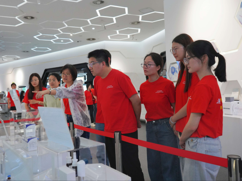 福建省大学生暑期实践示范队：追寻领袖足迹 以青春之力担强国使命(图1)