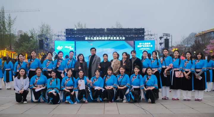 凤行万里映初心 青春聚力助家乡(图2)