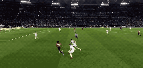 0-1！米兰双冠梦碎 博洛尼亚时隔51年再捧意杯+锁定欧联杯资格(图9)