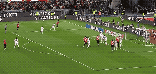 0-1！米兰双冠梦碎 博洛尼亚时隔51年再捧意杯+锁定欧联杯资格(图10)