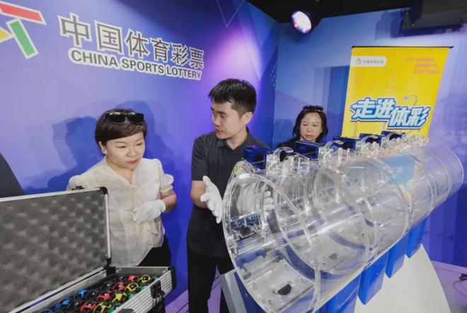从“问号”到“感叹号”：新疆媒体见证团走进体彩(图3)