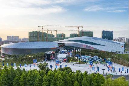 九游app：2025体育宣传月 智慧赋能 江苏体育场馆“变身”全民健身新空间(图2)