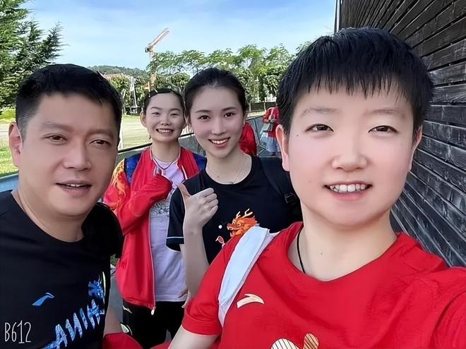 3胜1负+单打不败！中国女乒23岁第一女神崛起：当孙颖莎陪练进化(图4)
