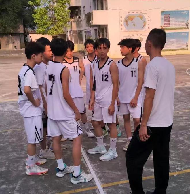 17岁初三学生宁宇华去世长得很帅是体育生妈妈透露原因太可惜(图8)