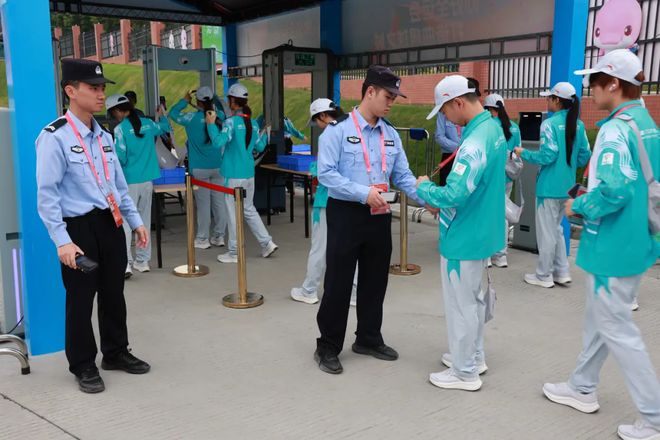 云浮公安：“警”色护航十五运 筑牢安全屏障(图1)