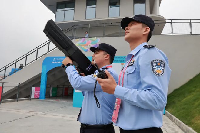 云浮公安：“警”色护航十五运 筑牢安全屏障(图4)