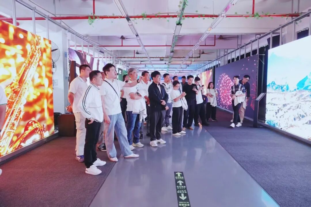 九游官网入口：澳门建筑机械工程商会会长萧东文一行莅临itc保伦股份考察交流(图9)