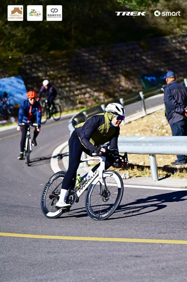 九游app：骑遇无限可能 驭风京彩征程 2025“smart杯”TREK100北京站圆满落幕 千名骑手挑战百里环廊经典赛道(图3)