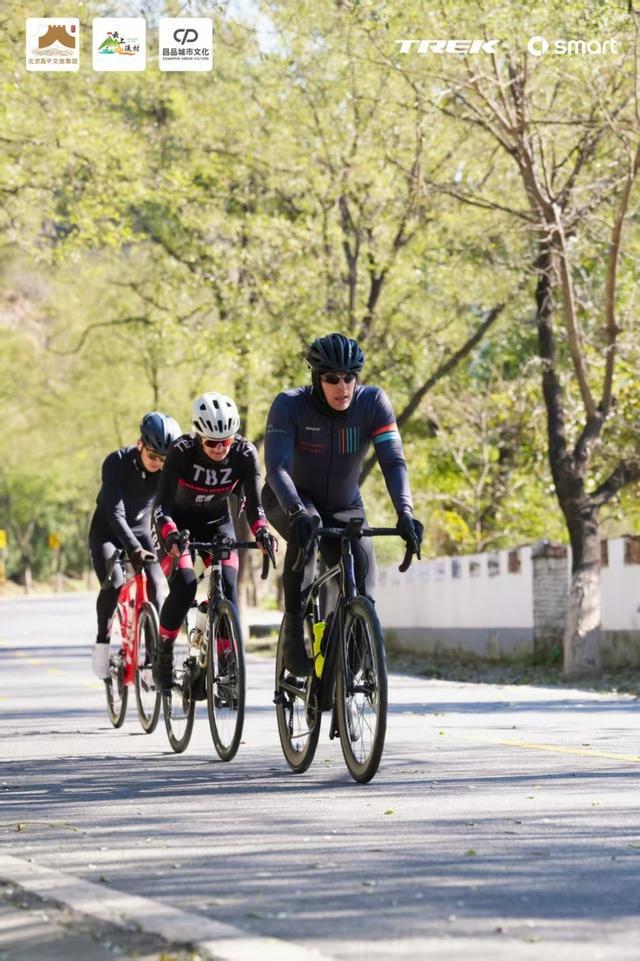 九游app：骑遇无限可能 驭风京彩征程 2025“smart杯”TREK100北京站圆满落幕 千名骑手挑战百里环廊经典赛道(图4)