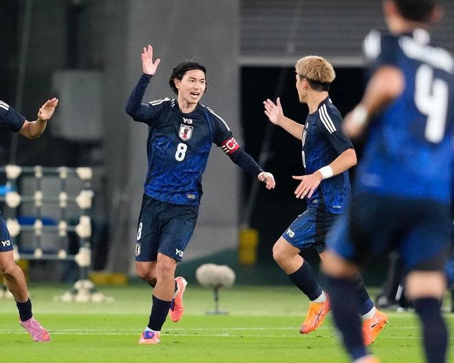 九游官网入口：热闻让二追三！日本男足3-2逆转巴西终结36年不胜纪录！(图3)