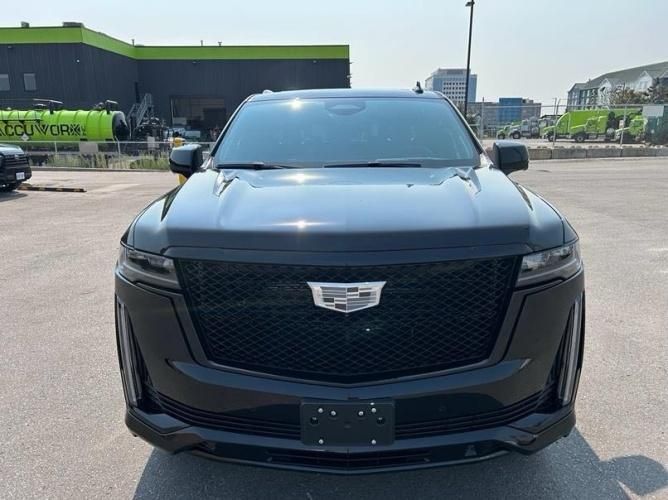 2024款加版柴油 凯雷德30T 七座加长 运动铂金港口现车报价