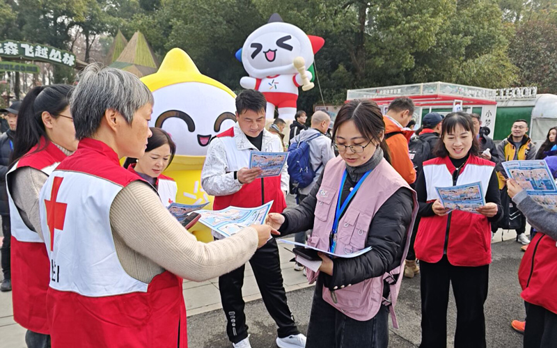 党旗在体彩一线高高飘扬(图1)