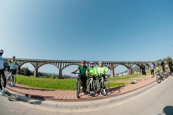 九游官网入口：70公里赛道串起“诗与远方”！罗定自行车赛激活“体育+”发展新动能(图4)