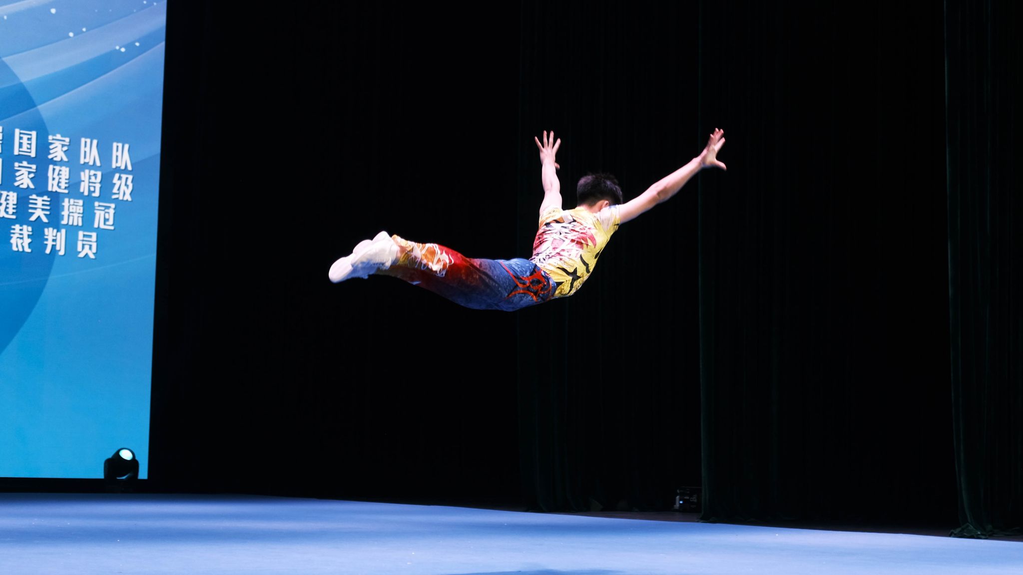 冠军之夜：奥运传奇的背后十年奋斗的缩影