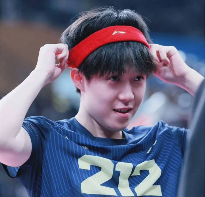 舍小家为赛场王楚钦四年未归乡国乒人的牺牲太戳心！