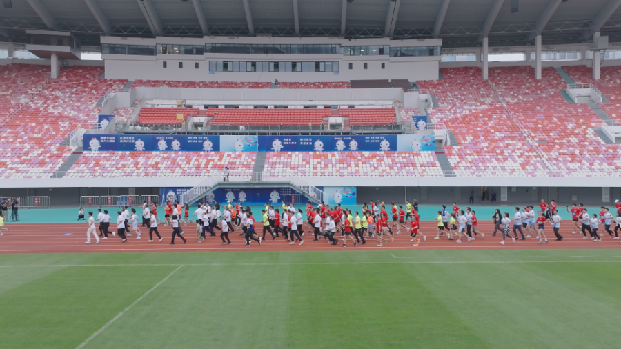 九游官网入口：老场馆的十五运新生命：“拆围透绿”变身城市“绿色客厅”AR导航不再“找不着北”(图3)