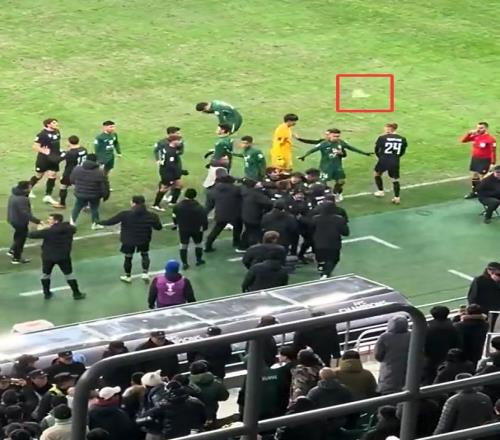 亚足联官方：因球迷亚冠二级比赛期间扔物品对国安罚款5000美元(图1)