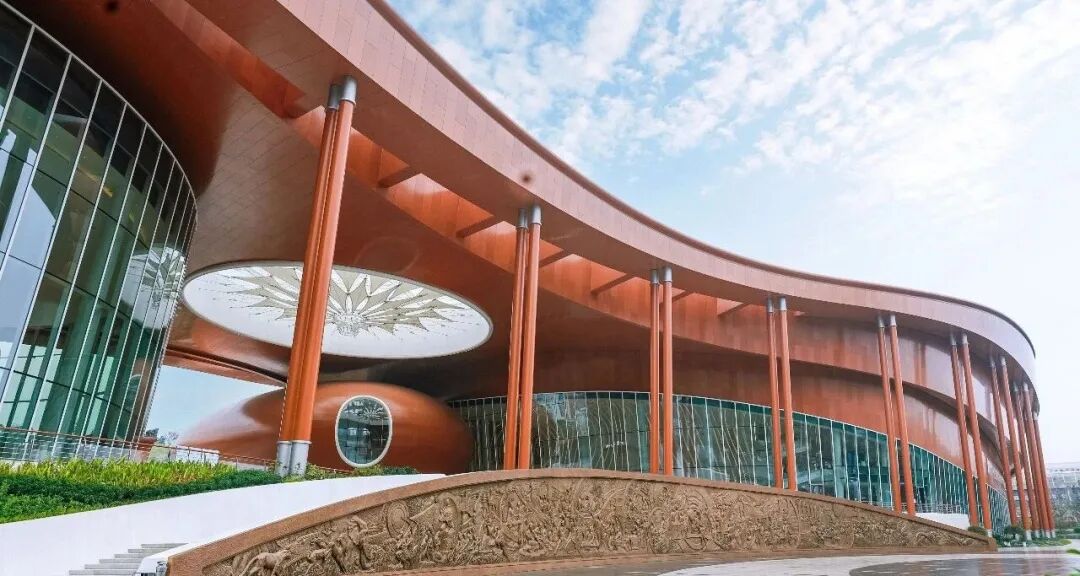 九游体育：鸿蒙+AI赋能 华海智汇携手华为打造龙岗国际艺术中心(图1)