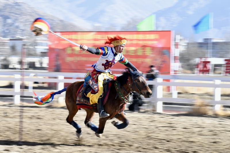 九游官网入口：签约刘翔、入局巴甲 中国新能源汽车“大进击”