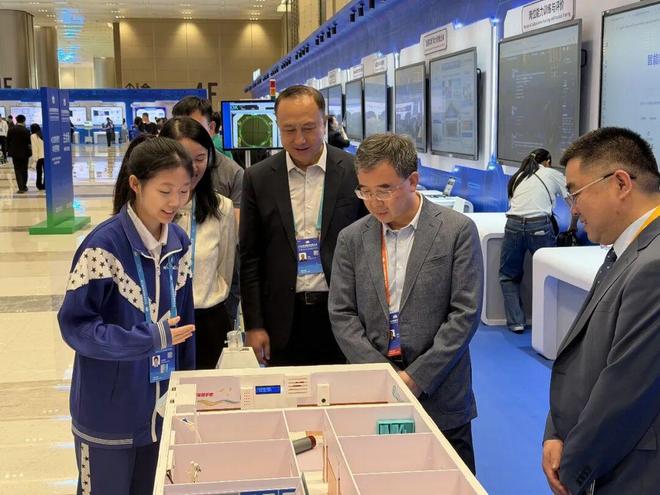 北京中学生自主研发AI助老系统登上《新闻联播(图2)