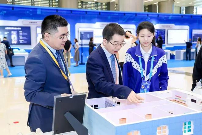 北京中学生自主研发AI助老系统登上《新闻联播(图4)