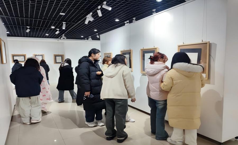 九游体育：困在北非孤岛的汽车淘金热