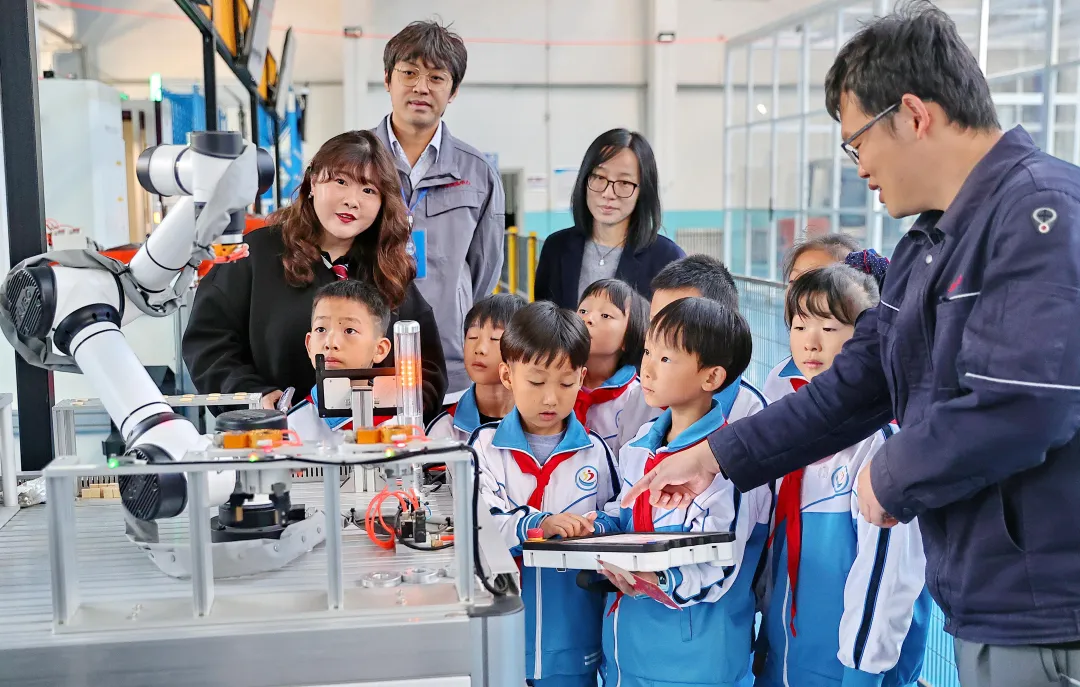 九游体育：2025年度中国基础教育十大关键词揭晓(图14)